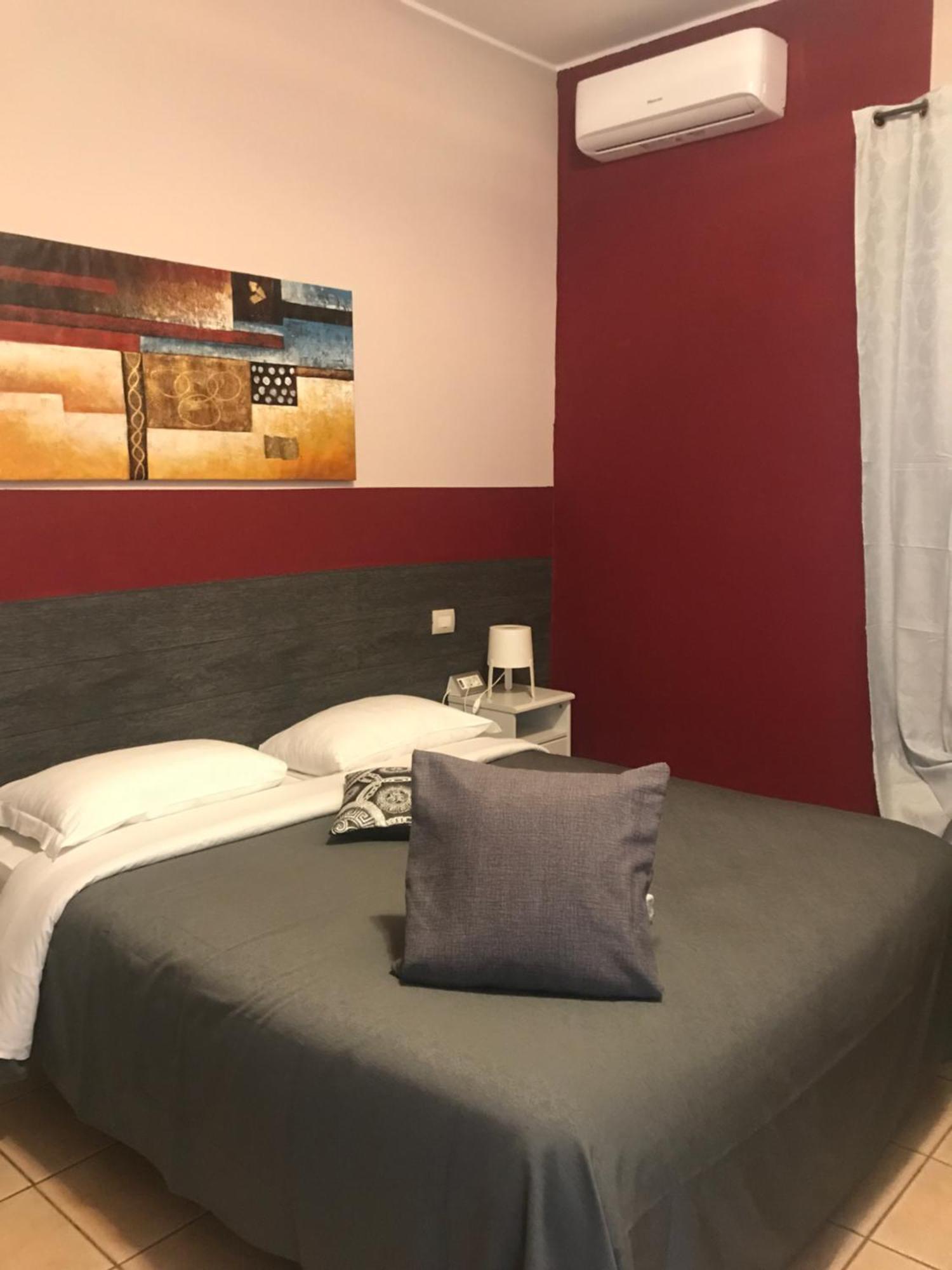 Vegan Inn Airport - Adults Only - Late Check In Фьюмичино Экстерьер фото