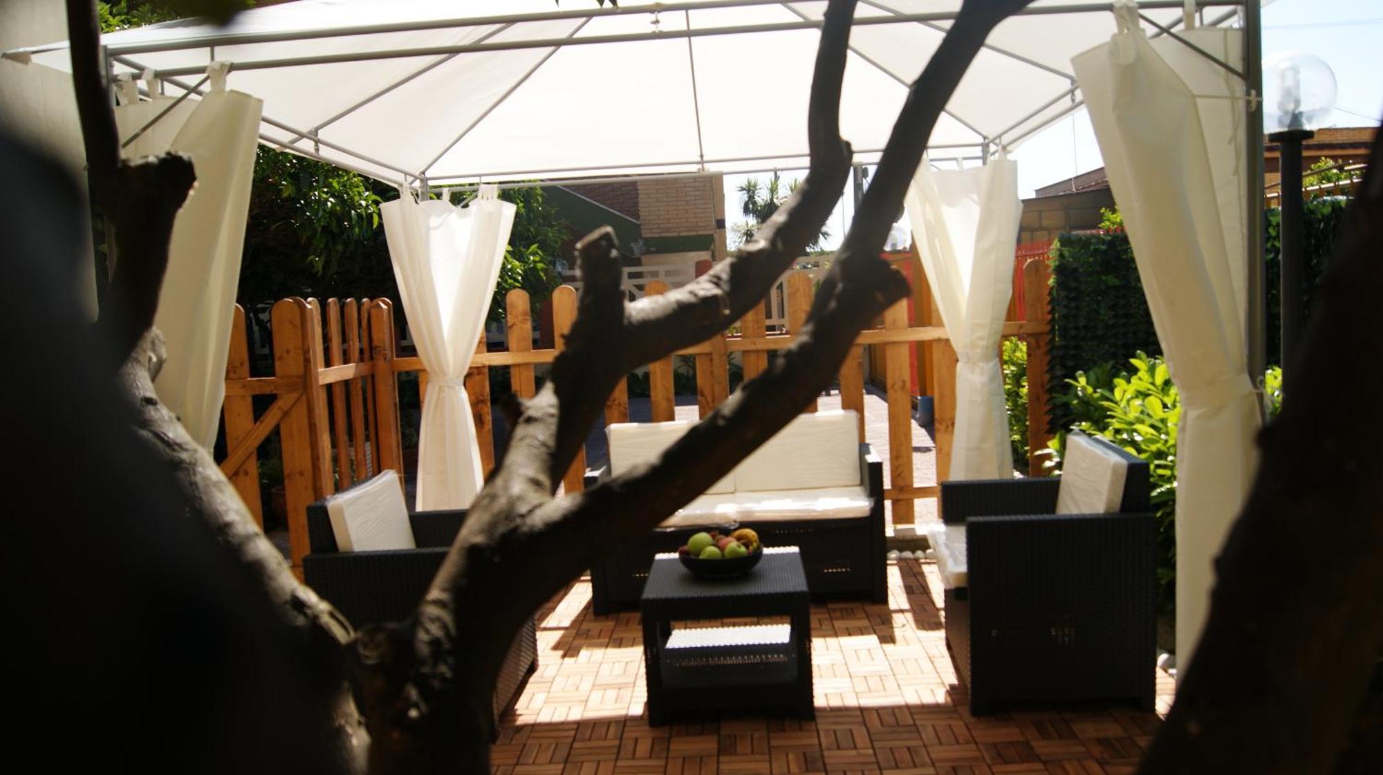 Vegan Inn Airport - Adults Only - Late Check In Фьюмичино Экстерьер фото